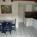 Semesterbostad Maison De Climatisee 5 Pers Avec Piscine Commune Et Velos *