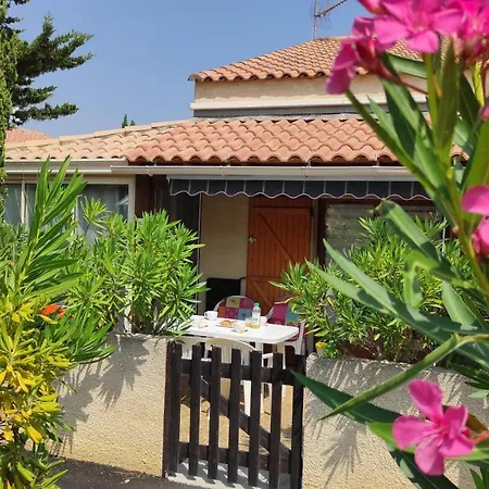 Maison De Climatisee 5 Pers Avec Piscine Commune Et Velos Gruissan