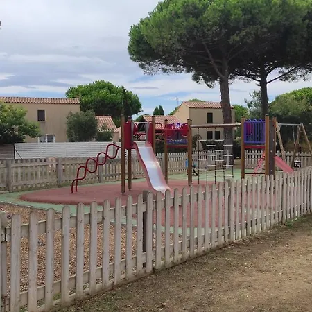 Hébergement de vacances Maison De Climatisee 5 Pers Avec Piscine Commune Et Velos *