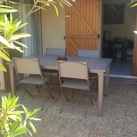 Maison De Climatisee 5 Pers Avec Piscine Commune Et Velos Nyaraló Gruissan