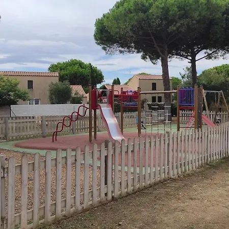 Nyaraló Maison De Climatisee 5 Pers Avec Piscine Commune Et Velos Gruissan